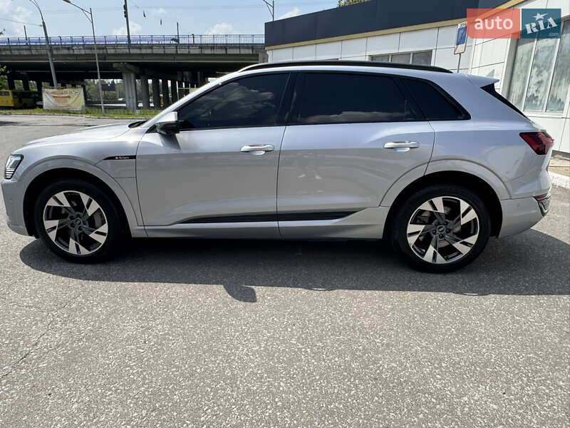 Внедорожник / Кроссовер Audi e-tron 2020 в Киеве