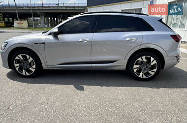 Внедорожник / Кроссовер Audi e-tron 2020 в 