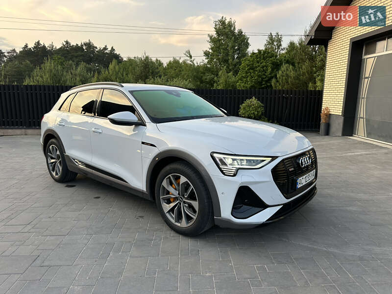 Audi e-tron 2021