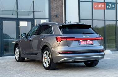 Позашляховик / Кросовер Audi e-tron 2020 в 