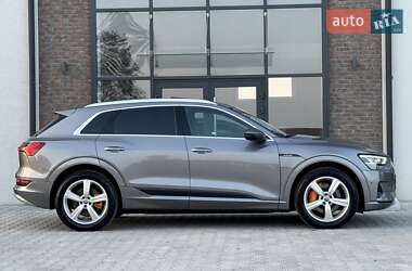Позашляховик / Кросовер Audi e-tron 2020 в 