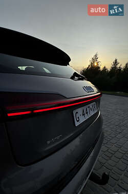 Внедорожник / Кроссовер Audi e-tron 2020 в 