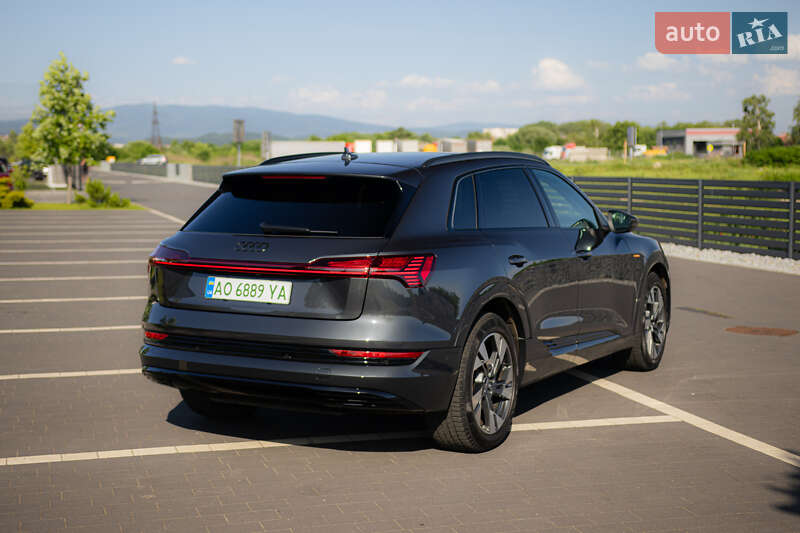 Внедорожник / Кроссовер Audi e-tron 2020 в Ужгороде