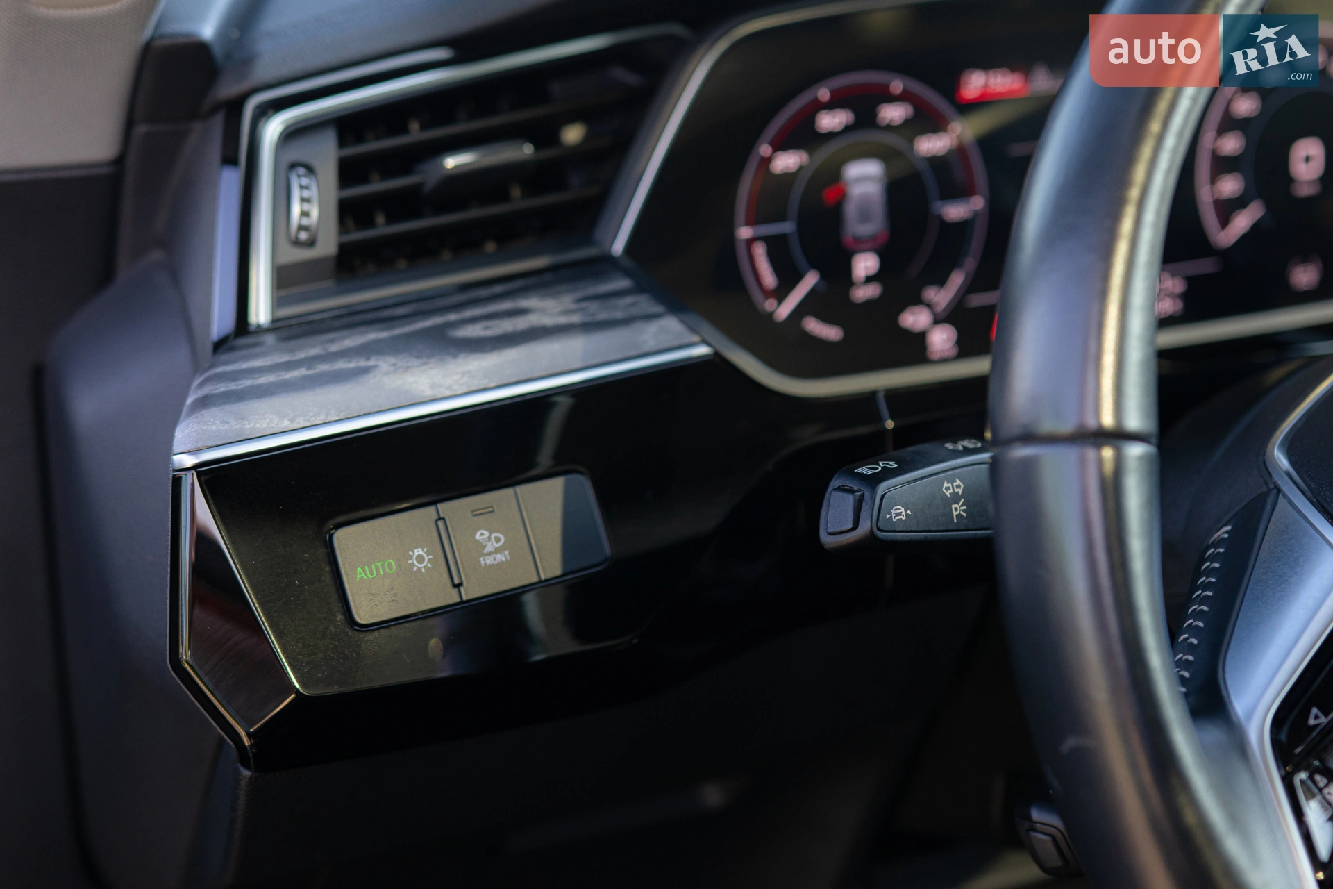 2020 Audi e-tron - мініатюра 41