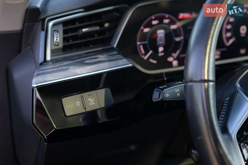 Внедорожник / Кроссовер Audi e-tron 2020 в Ужгороде