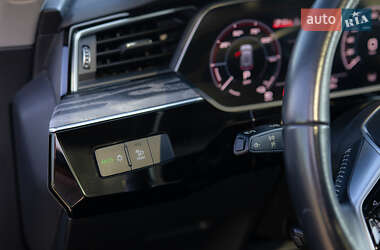Внедорожник / Кроссовер Audi e-tron 2020 в 