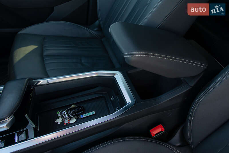 Внедорожник / Кроссовер Audi e-tron 2020 в Ужгороде