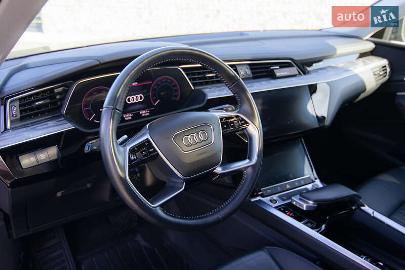 Внедорожник / Кроссовер Audi e-tron 2020 в Мукачево