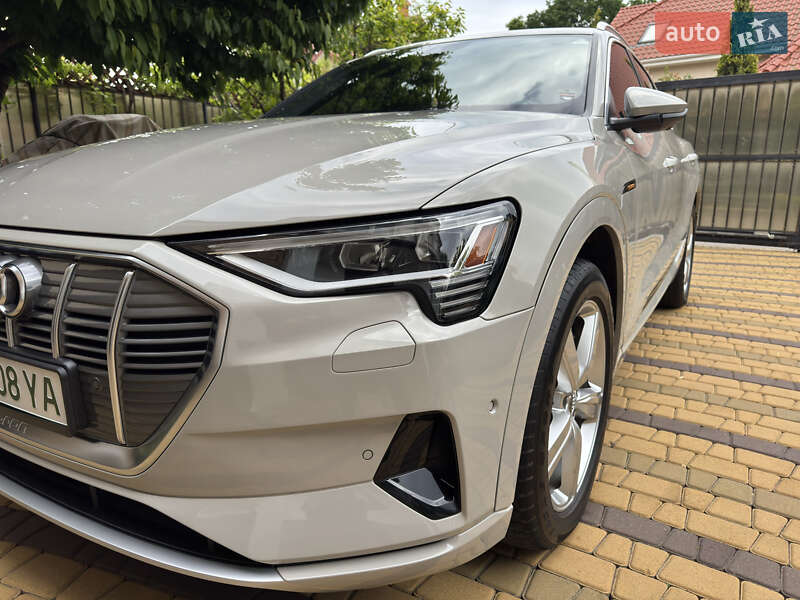 Позашляховик / Кросовер Audi e-tron 2019 в Одесі