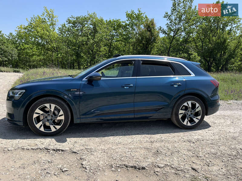 Внедорожник / Кроссовер Audi e-tron 2020 в Днепре