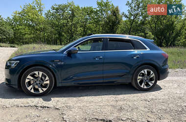 Внедорожник / Кроссовер Audi e-tron 2020 в 