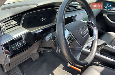 Внедорожник / Кроссовер Audi e-tron 2020 в 