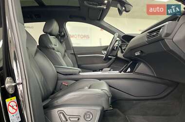 Внедорожник / Кроссовер Audi e-tron 2019 в 
