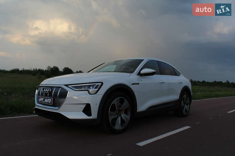 Внедорожник / Кроссовер Audi e-tron 2021 в Киеве