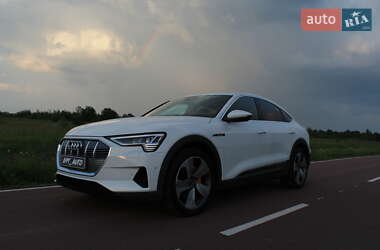 Внедорожник / Кроссовер Audi e-tron 2021 в 