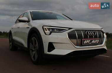 Внедорожник / Кроссовер Audi e-tron 2021 в 