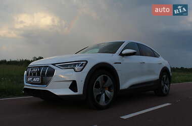 Внедорожник / Кроссовер Audi e-tron 2021 в 