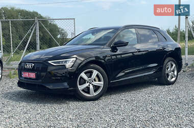 Внедорожник / Кроссовер Audi e-tron 2021 в 