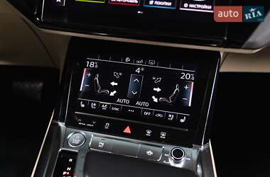 Позашляховик / Кросовер Audi e-tron 2019 в 