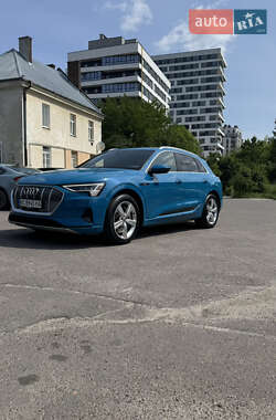 Внедорожник / Кроссовер Audi e-tron 2019 в 