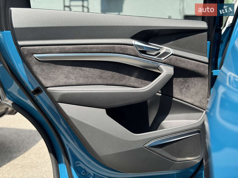 Позашляховик / Кросовер Audi e-tron 2019 в Києві