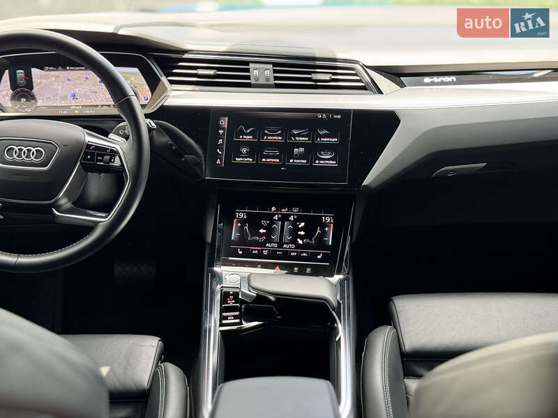 Позашляховик / Кросовер Audi e-tron 2019 в Києві