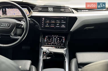 Внедорожник / Кроссовер Audi e-tron 2019 в 