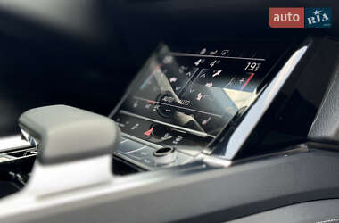 Внедорожник / Кроссовер Audi e-tron 2019 в 