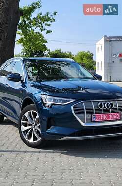 Внедорожник / Кроссовер Audi e-tron 2021 в 