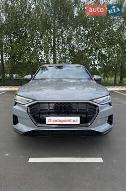 Внедорожник / Кроссовер Audi e-tron 2020 в 