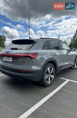 Внедорожник / Кроссовер Audi e-tron 2020 в 