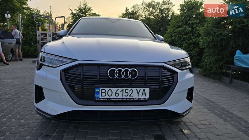 Позашляховик / Кросовер Audi e-tron 2022 в Вінниці