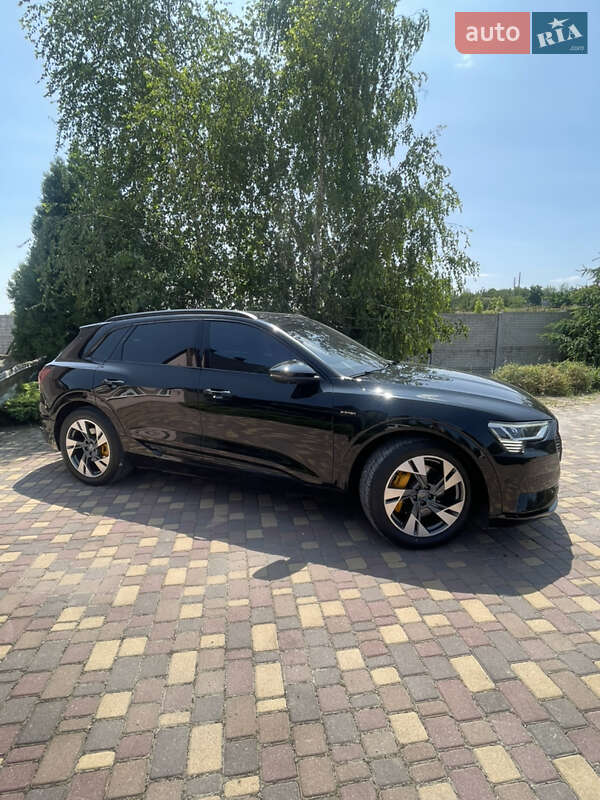 Внедорожник / Кроссовер Audi e-tron 2020 в Днепре