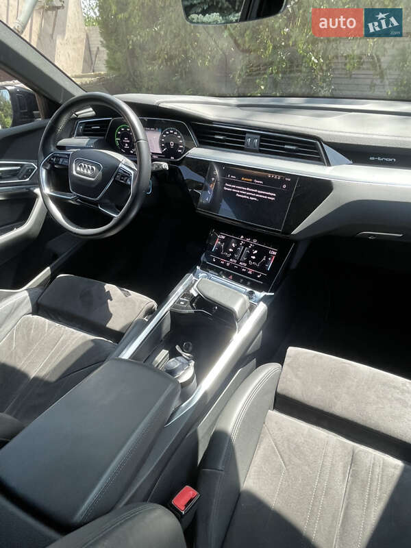 Внедорожник / Кроссовер Audi e-tron 2020 в Днепре