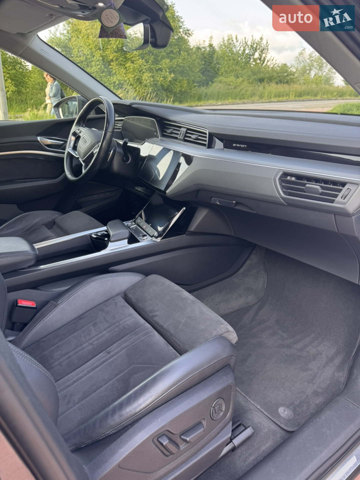 2019 Audi e-tron - мініатюра 11