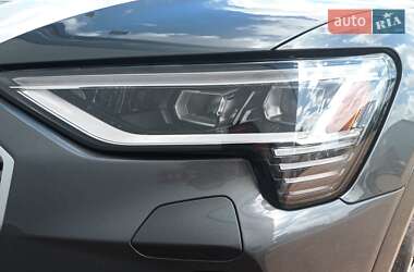 Внедорожник / Кроссовер Audi e-tron 2020 в 
