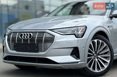 Внедорожник / Кроссовер Audi e-tron 2019 в 