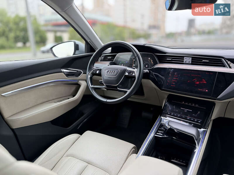 Внедорожник / Кроссовер Audi e-tron 2019 в Харькове