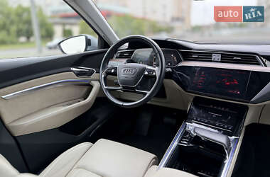Внедорожник / Кроссовер Audi e-tron 2019 в 