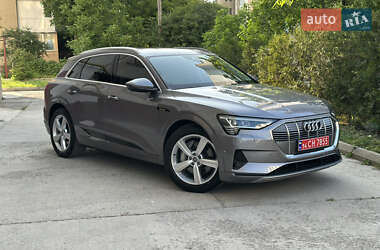 Внедорожник / Кроссовер Audi e-tron 2019 в 