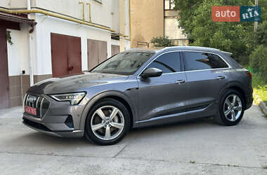 Внедорожник / Кроссовер Audi e-tron 2019 в 