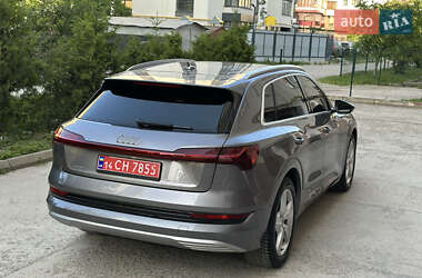 Внедорожник / Кроссовер Audi e-tron 2019 в 