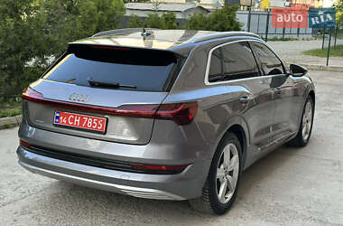 Внедорожник / Кроссовер Audi e-tron 2019 в 