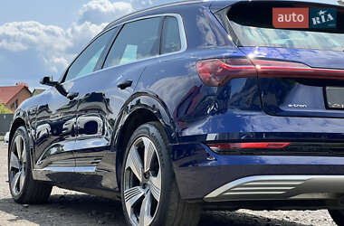Внедорожник / Кроссовер Audi e-tron 2021 в 
