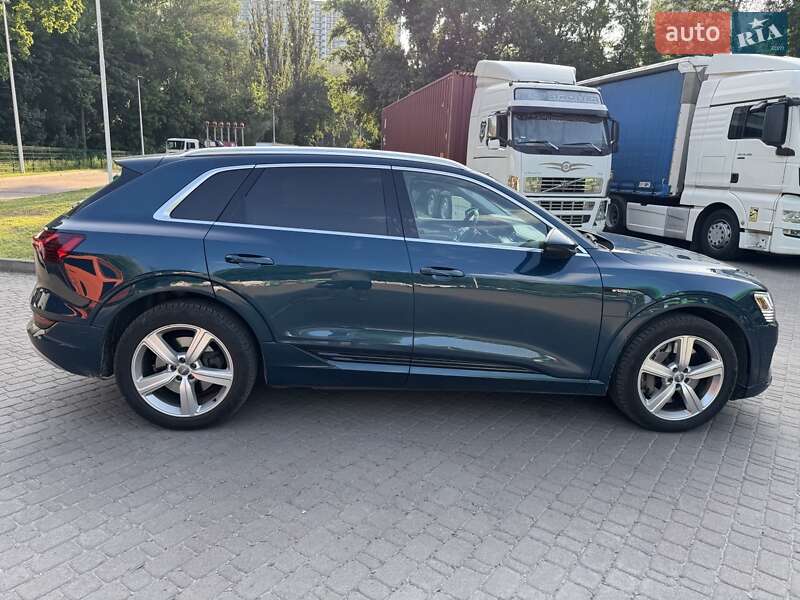 Позашляховик / Кросовер Audi e-tron 2019 в Києві