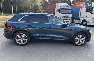 Внедорожник / Кроссовер Audi e-tron 2019 в 