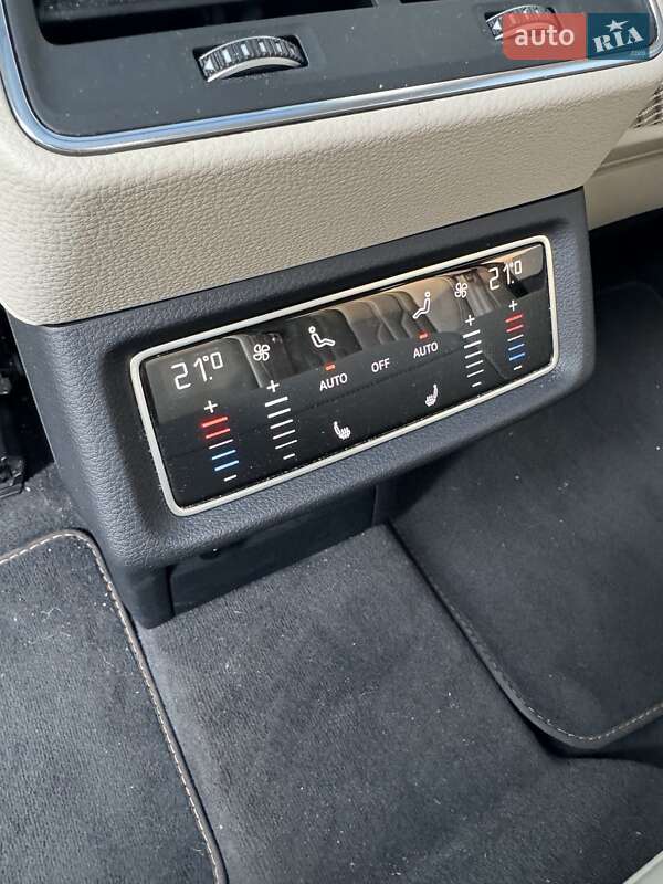 Позашляховик / Кросовер Audi e-tron 2019 в Києві