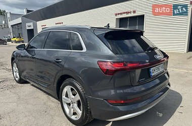 Внедорожник / Кроссовер Audi e-tron 2019 в 