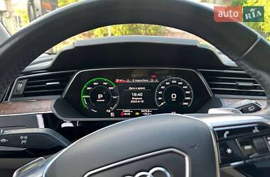Внедорожник / Кроссовер Audi e-tron 2019 в 