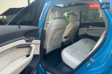 Внедорожник / Кроссовер Audi e-tron 2019 в 